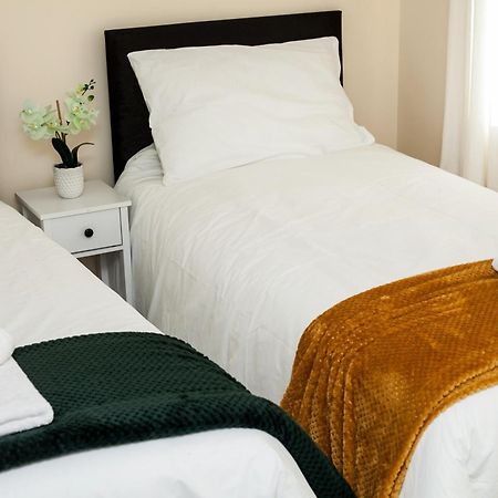Avril Warwickshire Home Stay 너니턴 외부 사진